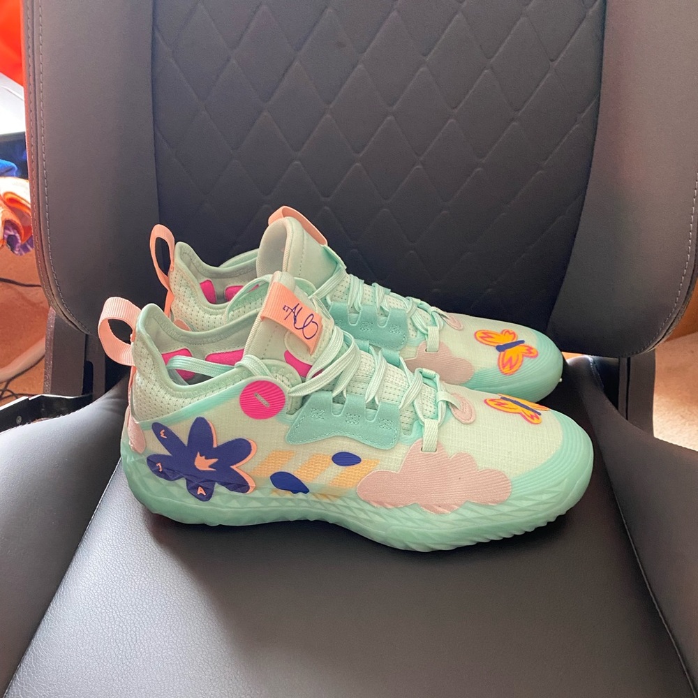 Harden Vol. 5 “Support” or “Futurenatural Clear Mint”